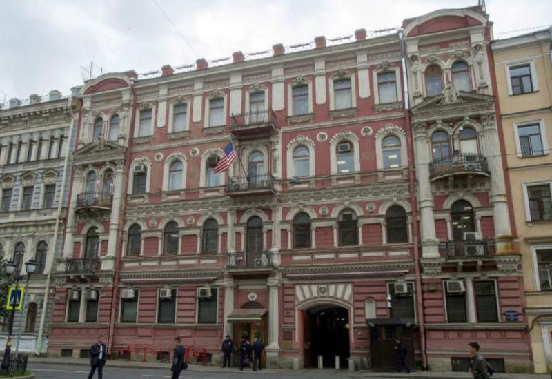 Američki konzulat u St. Petersburgu - Rusija uzvraća - protjeruje isti broj diplomata i zatvara američki konzulat u St. Petersburgu